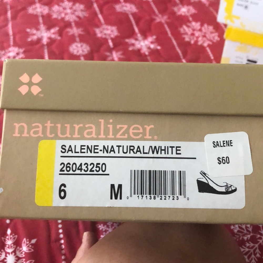 Naturalizer Natural /White espadrilles